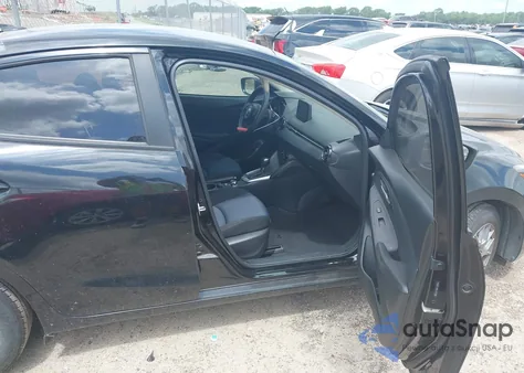 2019 Toyota Yaris L из США, поврежденный, VIN 3MYDLBYV0KY528104